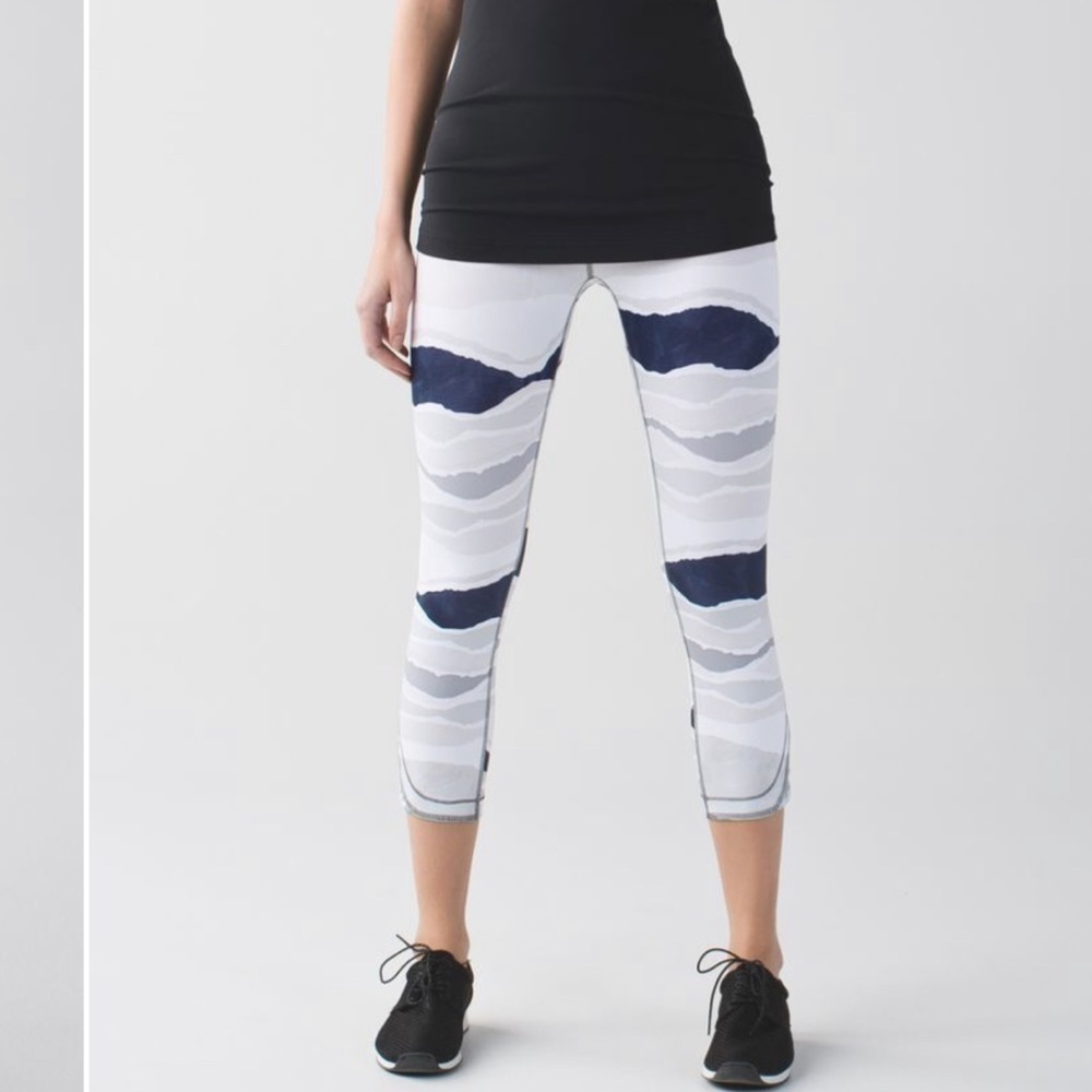 Lululemon True Self Crop Leggings Bleacher Stripe Sz 4